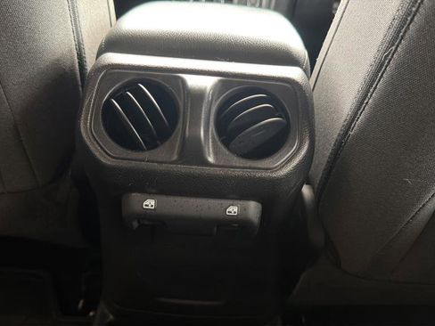 Used 2024 Jeep Wrangler Unlimited AWD/4WD image 16