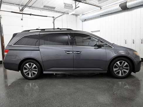 Used 2016 Honda Odyssey Touring Elite image 35