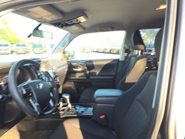 Used 2019 Toyota 4Runner TRD Off-Road AWD/4WD image 9