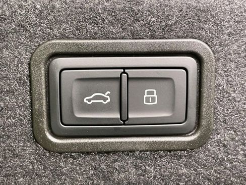 New 2026 Audi A8 L 3.0T AWD/4WD image 21