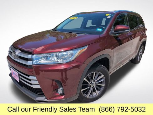 Used 2018 Toyota Highlander XLE AWD/4WD image 1