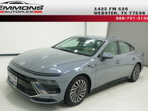 Used 2025 Hyundai Sonata SEL FWD image 1
