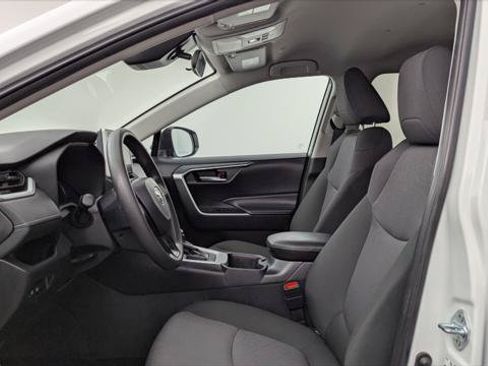 Used 2025 Toyota RAV4 XLE FWD image 14