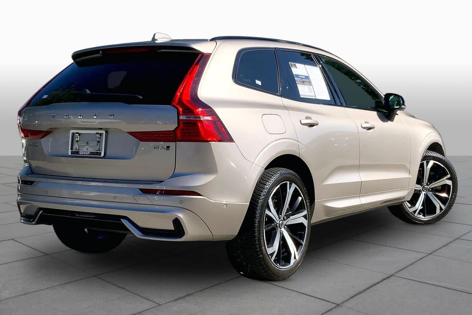 Used 2023 Volvo XC60 B6 Ultimate w/ Protection Package Premier AWD/4WD image 13
