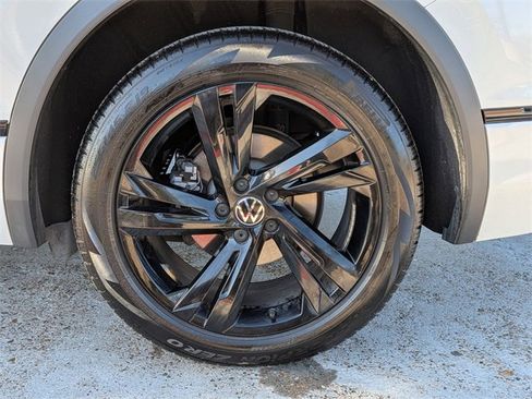 Used 2024 Volkswagen Tiguan SE R-Line w/ MDO Package, Three-Row image 30
