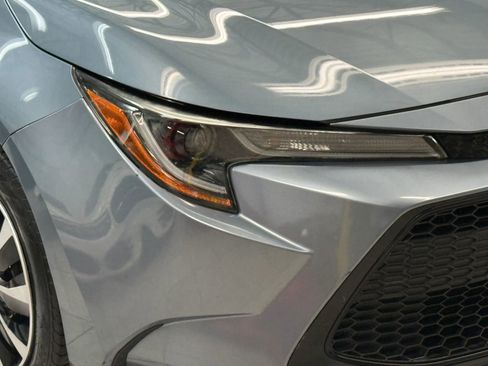 Used 2020 Toyota Corolla LE FWD image 6