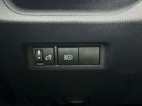 Used 2019 Toyota RAV4 XLE AWD/4WD image 16