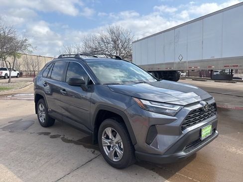Used 2025 Toyota RAV4 LE image 3