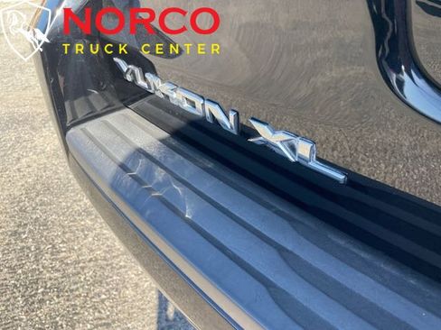 Used 2019 GMC Yukon XL SLT image 8