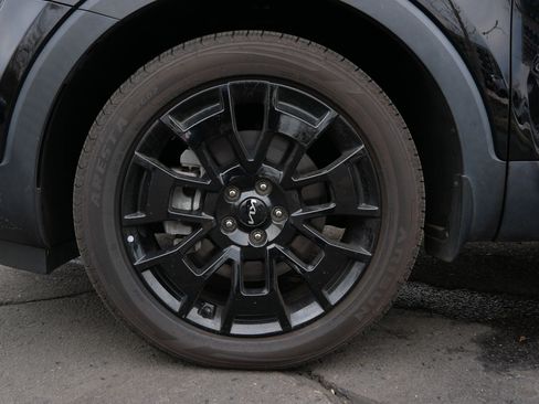 Used 2022 Kia Telluride EX w/ EX Premium Package image 15