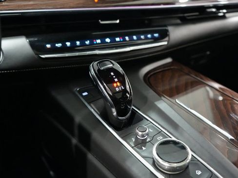 Used 2024 Cadillac Escalade ESV Sport Platinum w/ LPO, ONYX Package image 13