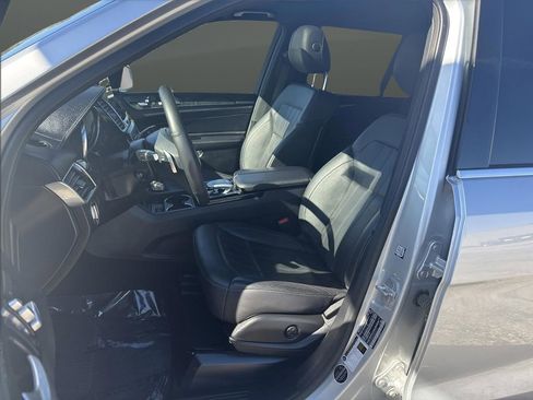 Used 2017 Mercedes-Benz GLS 450 4MATIC image 4