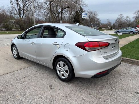 Used 2018 Kia Forte LX w/ LX Rear Camera Package image 21