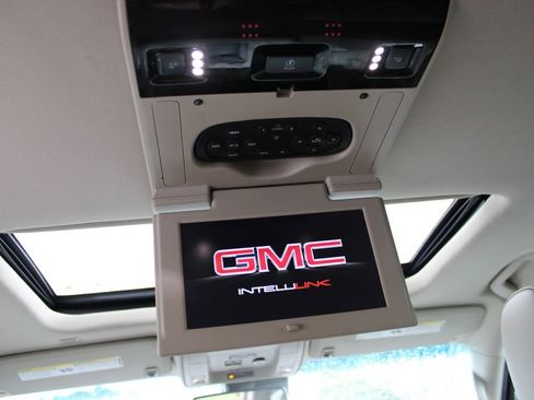 Used 2018 GMC Yukon SLT w/ Open Road Package AWD/4WD image 16
