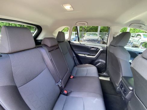 Used 2025 Toyota RAV4 XLE AWD/4WD image 25