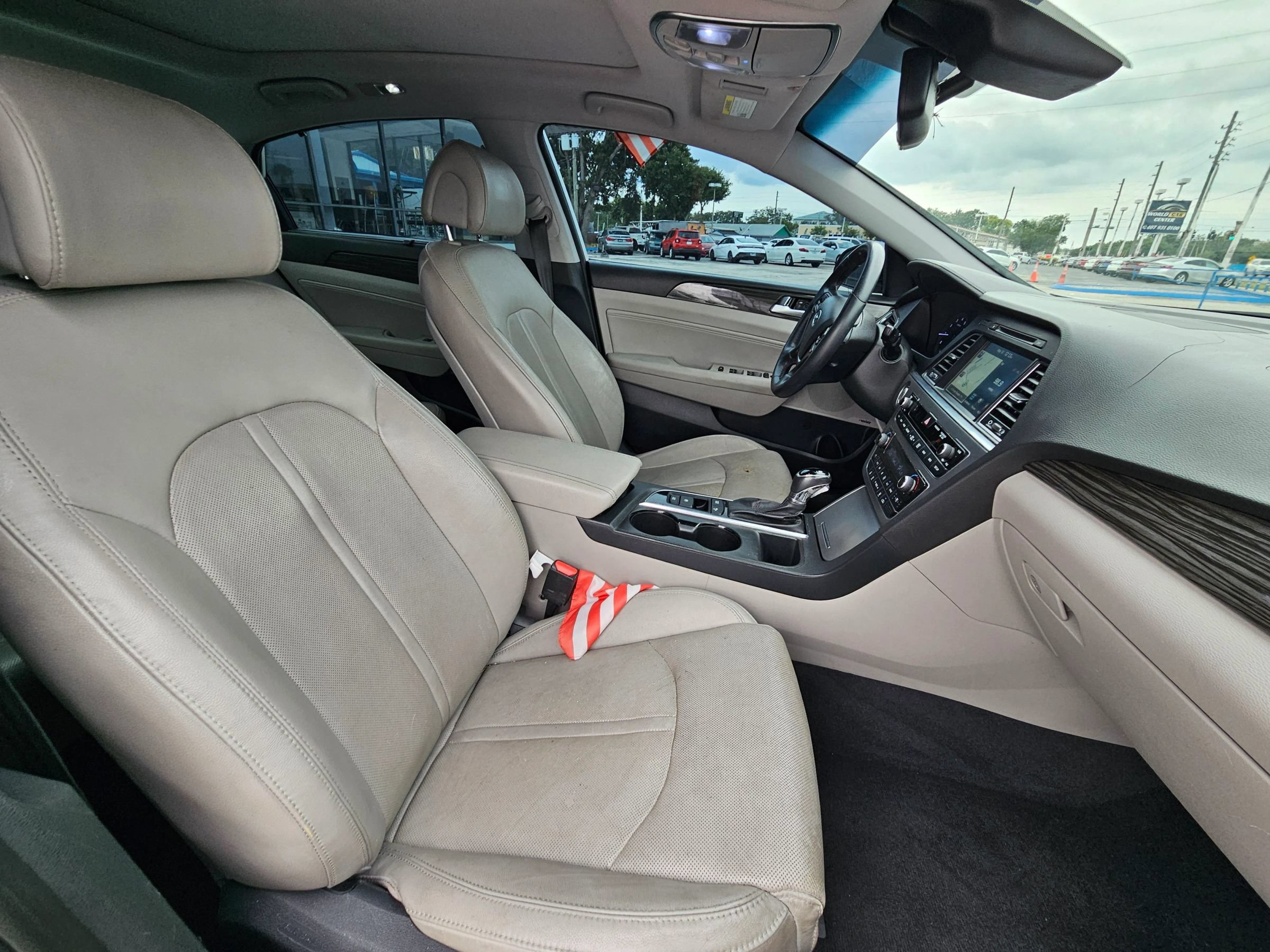 Used 2015 Hyundai Sonata Limited w/ Option Group 06 FWD image 9