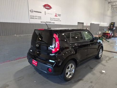 Used 2019 Kia Soul FWD image 3