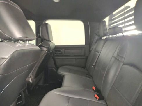 Used 2022 RAM 2500 Tradesman w/ Chrome Appearance Group AWD/4WD image 4