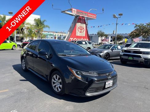 Used 2025 Toyota Corolla LE FWD image 2