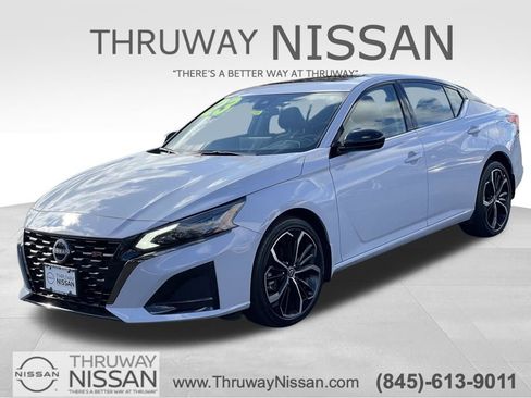 Certified 2023 Nissan Altima 2.5 SR AWD/4WD image 1