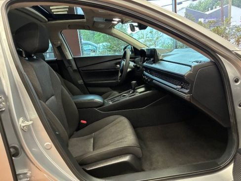 Used 2024 Honda Accord EX image 31