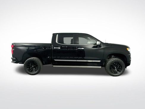 Used 2024 Chevrolet Silverado 1500 High Country w/ Technology Package AWD/4WD image 9