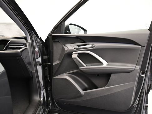 Used 2025 Audi Q5 Premium w/ Convenience Package image 43