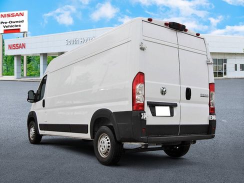 Used 2026 RAM ProMaster 2500 w/ Convenience Group FWD image 3