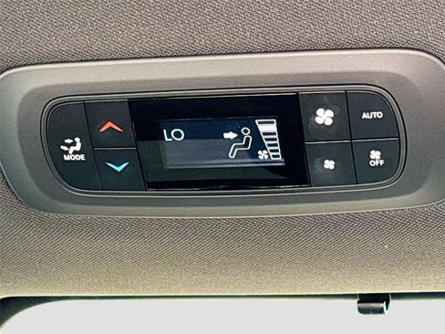 Used 2020 Chrysler Pacifica Touring-L Plus w/ S Appearance Package FWD image 27
