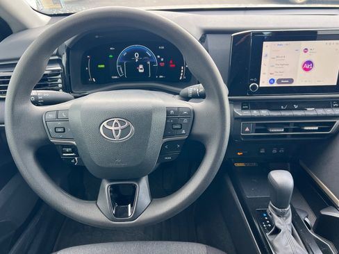 Certified 2025 Toyota Camry LE w/ Convenience Package image 11