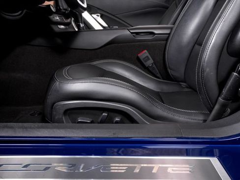 Used 2019 Chevrolet Corvette Stingray Coupe RWD image 23