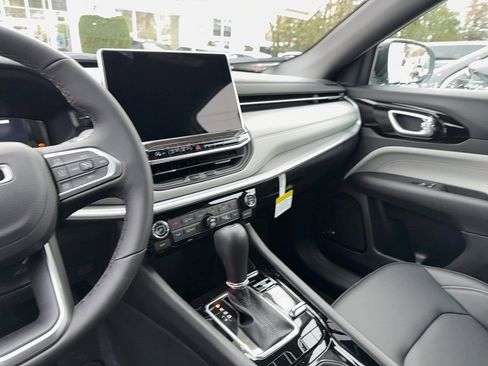New 2026 Jeep Compass Limited image 11