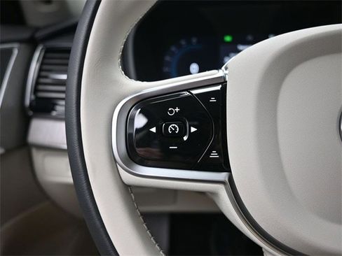 New 2025 Volvo XC90 B5 Plus w/ Protection Package Premier image 13