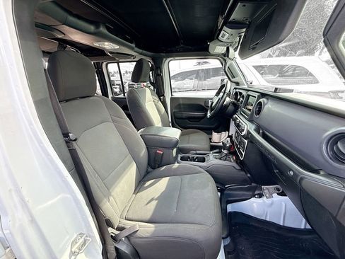 Used 2022 Jeep Wrangler Unlimited Sport AWD/4WD image 32