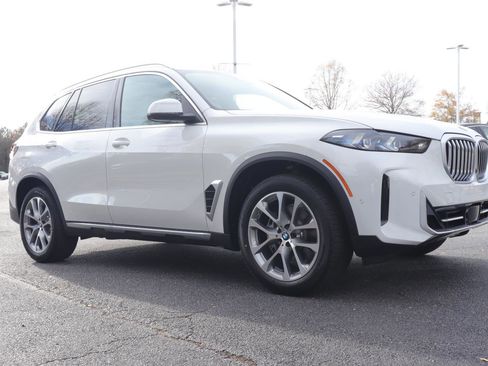 New 2026 BMW X5 xDrive40i w/ Climate Comfort Package image 9