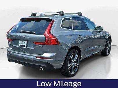 Used 2019 Volvo XC60 T6 Momentum w/ Multimedia Package