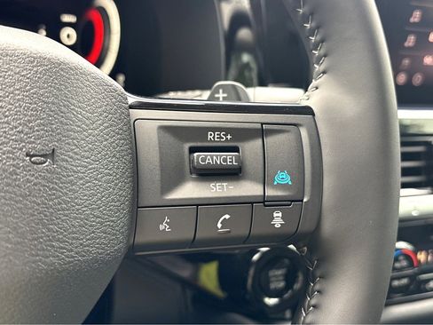 New 2026 Nissan Pathfinder SL image 17