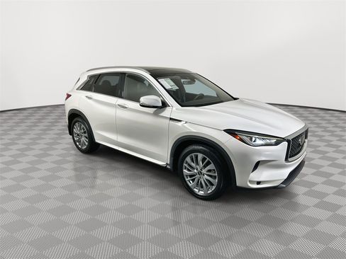 Used 2023 INFINITI QX50 Luxe image 2