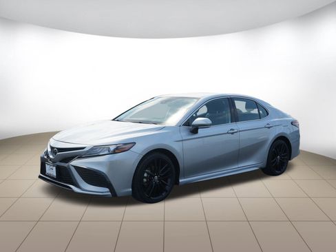 Used 2024 Toyota Camry XSE image 3