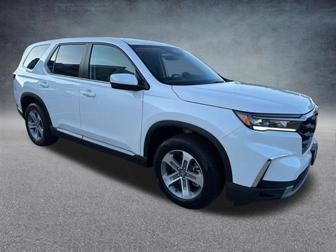 Used 2025 Honda Pilot EX-L image 7