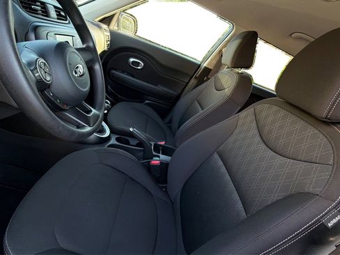 Used 2019 Kia Soul FWD image 11