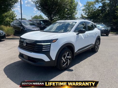 Certified 2026 Nissan Kicks SV w/ SV Premium Package FWD image 4