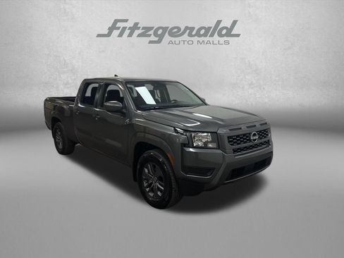 Used 2025 Nissan Frontier SV w/ Tow Package RWD image 7