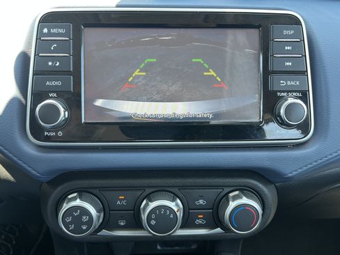 Used 2023 Nissan Versa SV FWD image 30