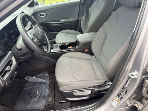 Used 2025 Kia K4 LXS image 11