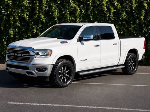 Used 2020 RAM 1500 Laramie AWD/4WD image 3