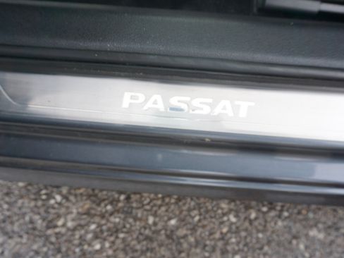 Used 2017 Volkswagen Passat 1.8T SE image 20