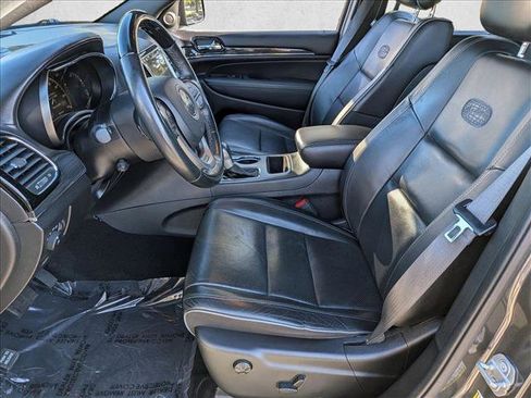 Used 2019 Jeep Grand Cherokee Overland image 17