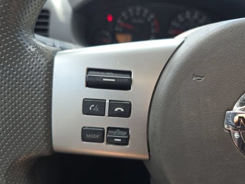 Used 2014 Nissan Frontier SV AWD/4WD image 23