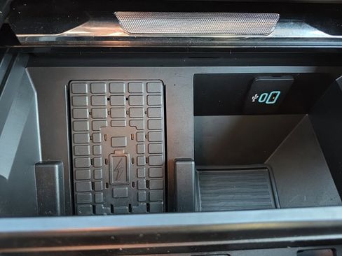 Used 2023 Ford F350 Lariat w/ Chrome Package image 29